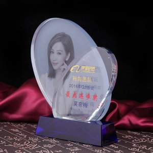 水晶獎(jiǎng)牌